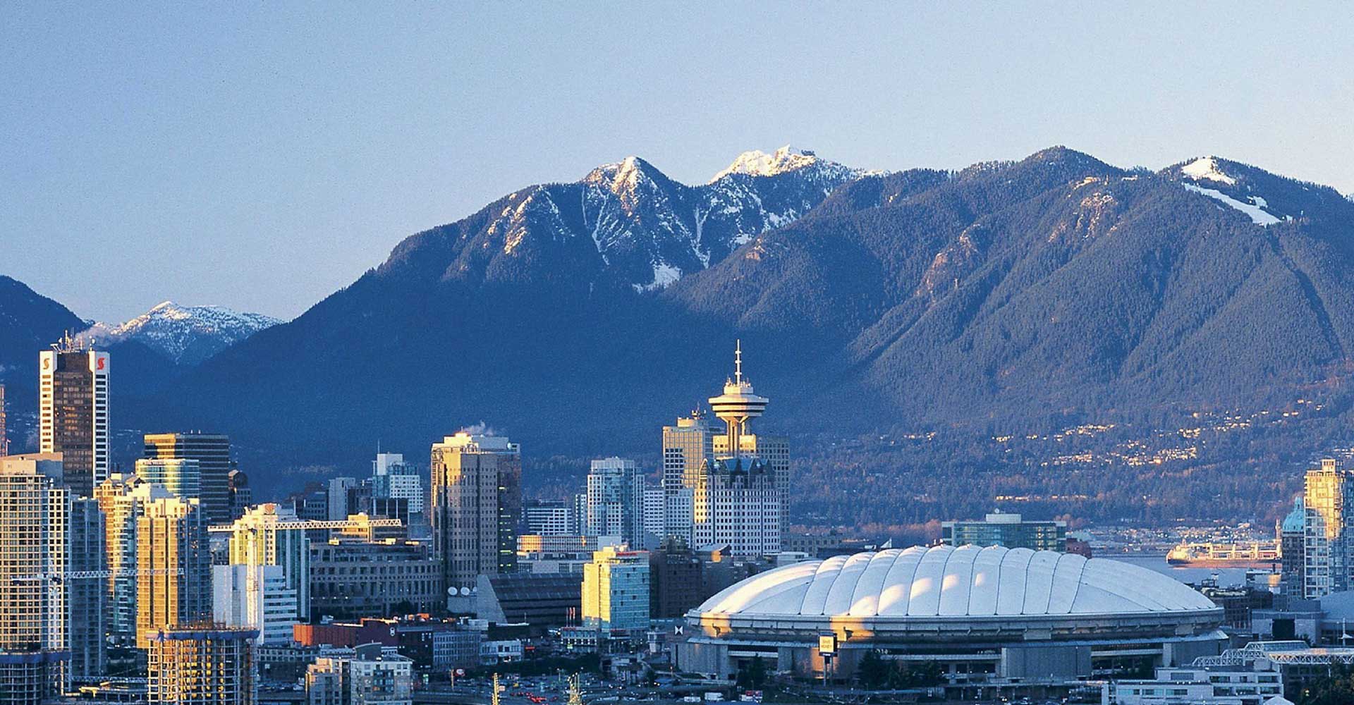 Beautiful city and in the background there is hill